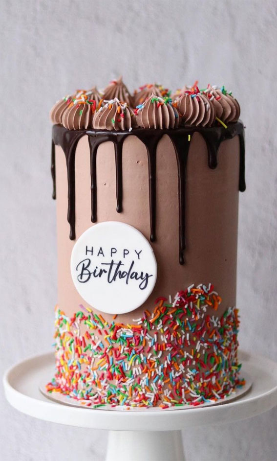 50 Cute Buttercream Cake Ideas for Any Occasion : Chocolate Mud Cake