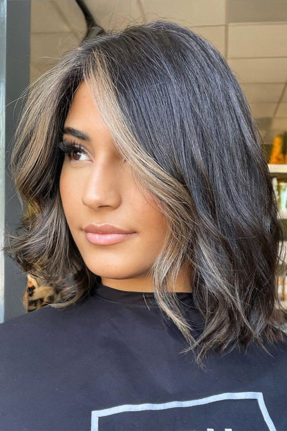 50 Stunning Hair Colour Ideas to Rock in 2022 : Textured Lob with Blonde Moneypiece