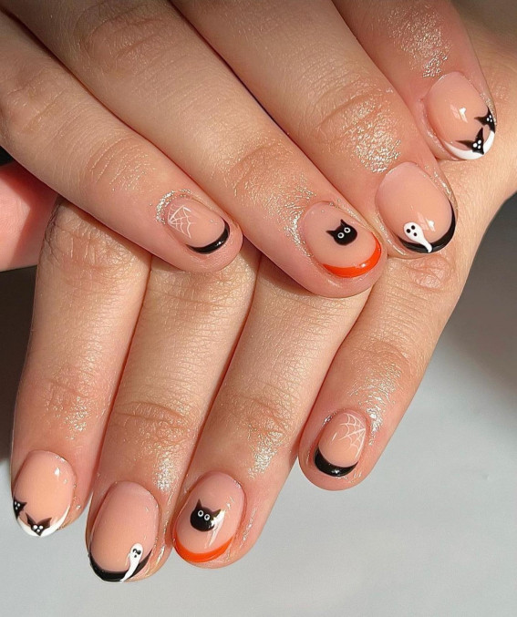 42 Best Halloween Nail Ideas in 2022 : Black and Orange Thin French Nails
