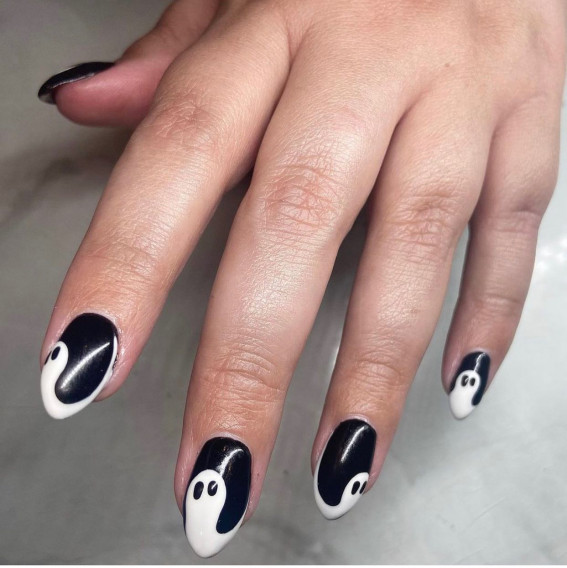 42 Best Halloween Nail Ideas in 2022 : White Swoop Ghost Black Nails
