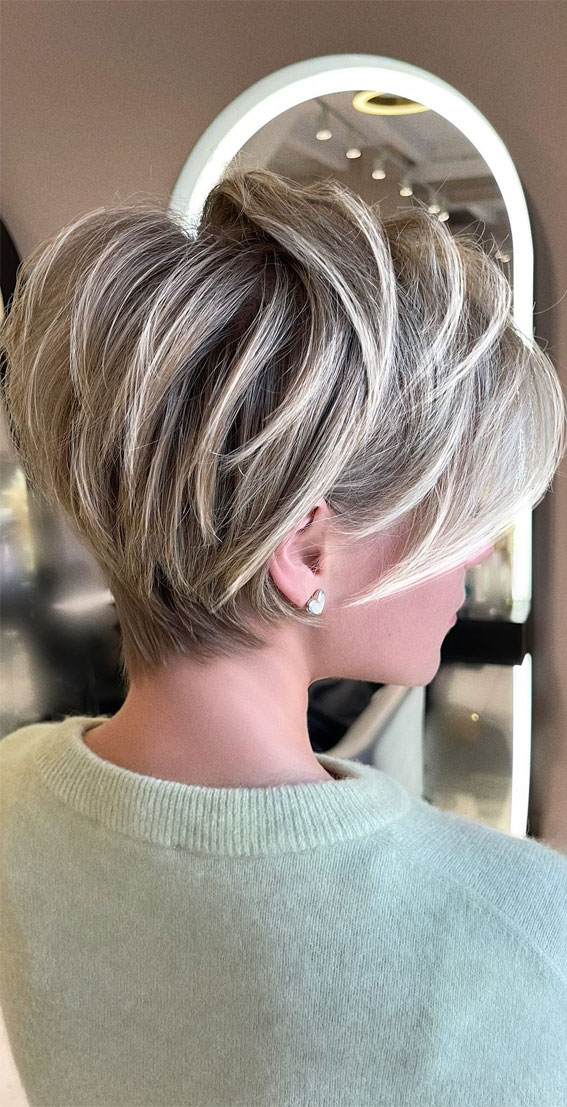 40 Best Pixie Haircuts & Hairstyles For Any Hair Type : Gorgeous Blonde Pixie