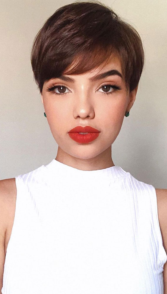 40 Best Pixie Haircuts & Hairstyles For Any Hair Type : Gorgeous Pixie with Side Wispy Bangs