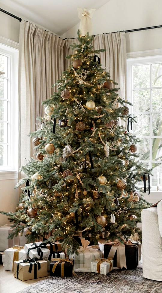 christmas tree decorations, christmas tree ideas, christmas tree insppo, pink christmas tree, rose gold baubles
