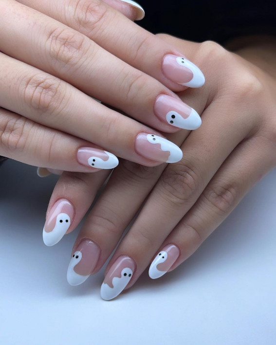 42 Best Halloween Nail Ideas in 2022 : Swoopy Ghost Tip Natural Nails