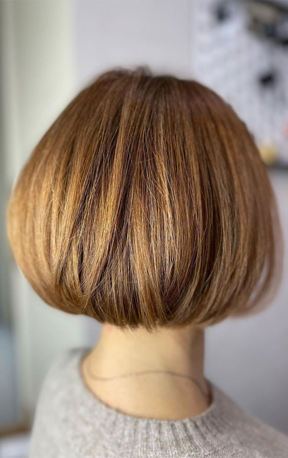 30 Layered Bob Haircuts For 2023 : Subtle Layered Golden Brown Hair