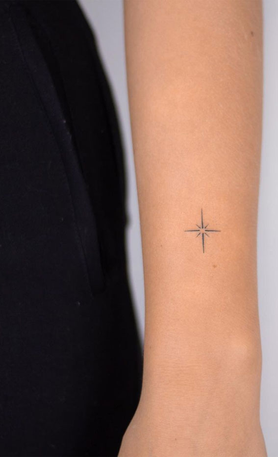 This avant garde star tattoo design boasts an eye at its center | Ratta  Tattoo-cheohanoi.vn