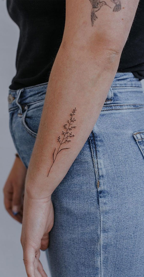 70+ Beautiful Tattoo Designs For Women : Dainty fern stem