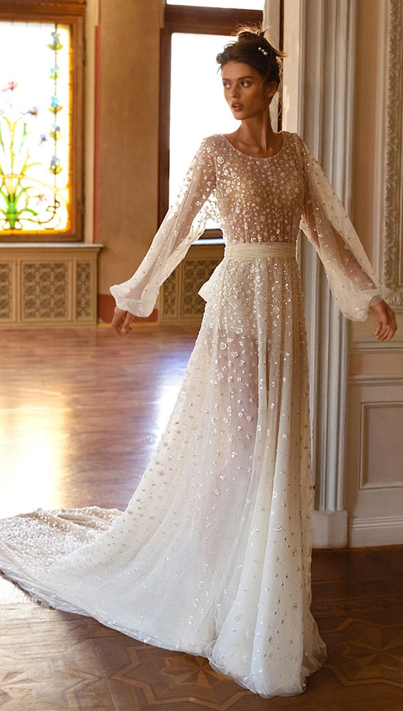 Guide: Wedding Dress Fabric Types (Pics + Inspo)