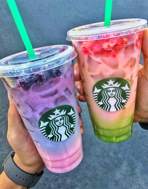 These Starbucks Drinks Look So Yummy : Very Berry Refresher & Strawberry + Macha No Shake