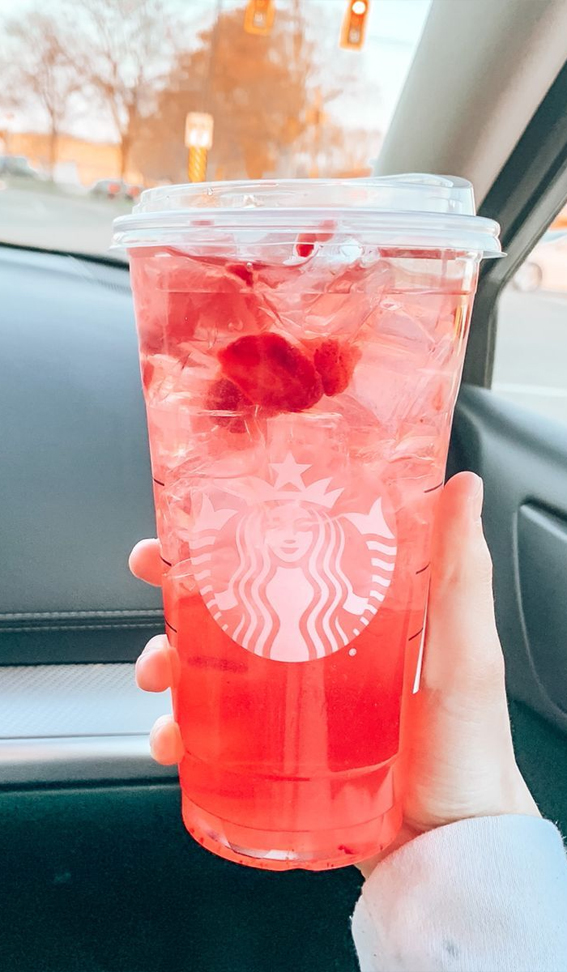 These Starbucks Drinks Look So Yummy : Lemonade Strawberry Refresher