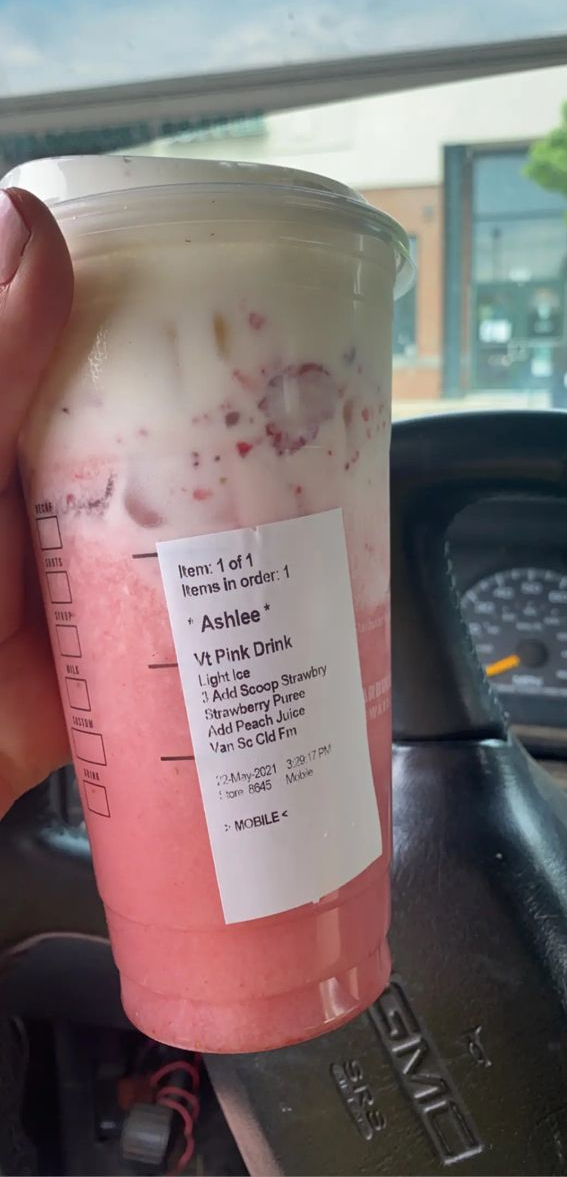 These Starbucks Drinks Look So Yummy : Strawberry Pink Drink Added Peach Juice