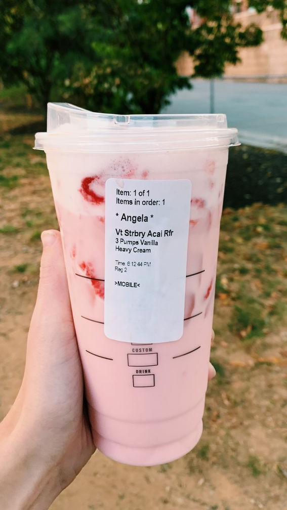 These Starbucks Drinks Look So Yummy : Strawberry Acai + Heavy Cream