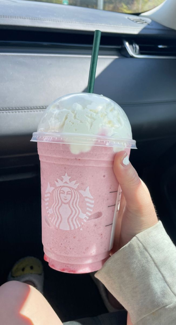 These Starbucks Drinks Look So Yummy : Starbucks Strawberry Frappuccino