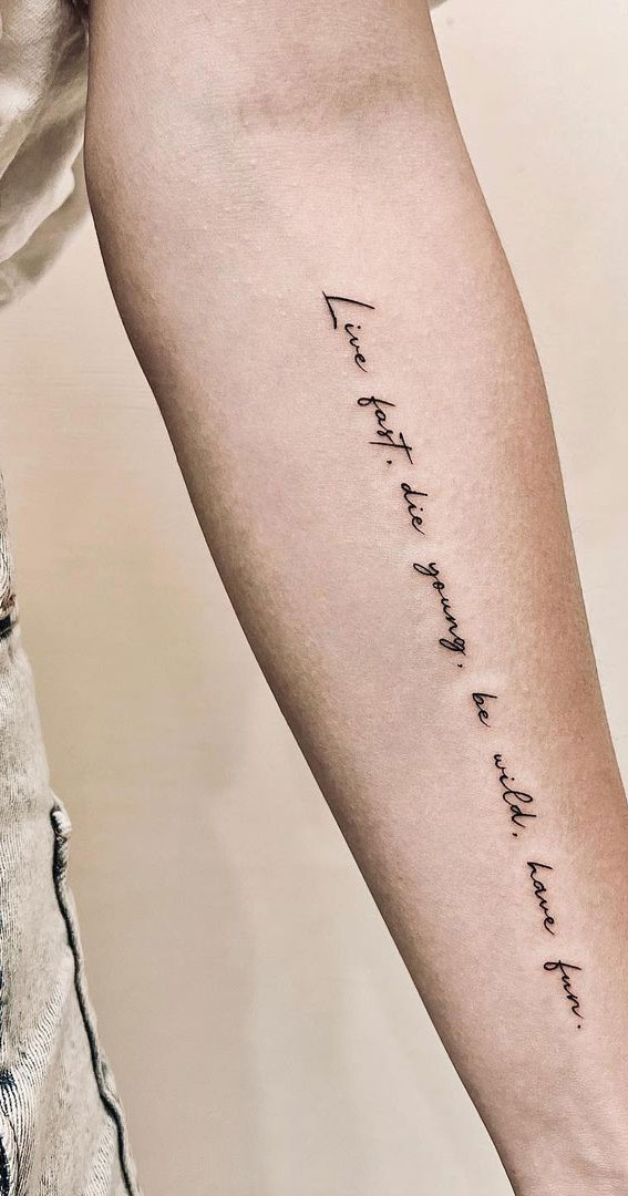 40 Meaningful Word Tattoos : Live Fast Die Young