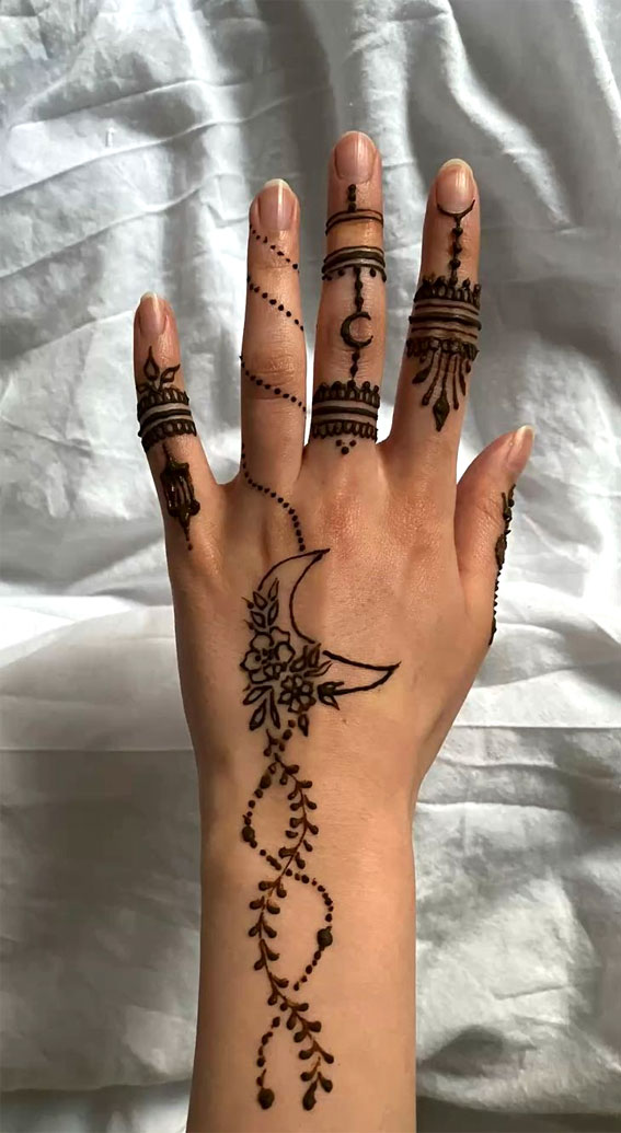 70 Minimal Henna Designs : Flower Moon + Chain