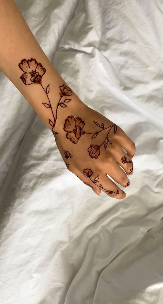 70 Minimal Henna Designs : Large Floral Simple Design