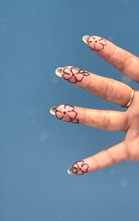 70 Minimal Henna Designs : Flower on Finger Ends