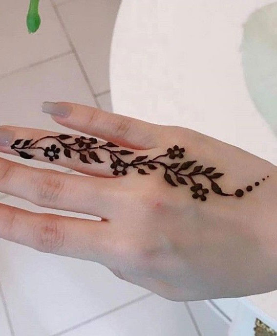 70 Minimal Henna Designs : 4th Finger Floral Design