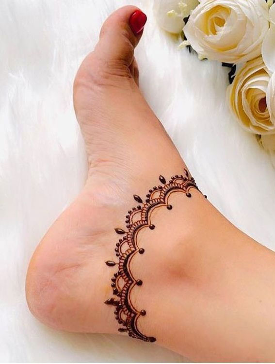 70 Minimal Henna Designs : Lace Henna on Ankle
