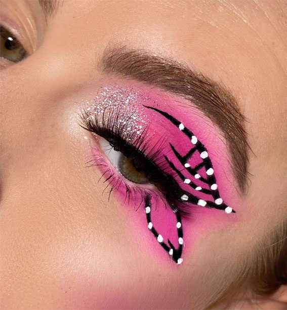 Butterfly Hot Makeup Trends for the Season : Pink Butterfly Eyeliner