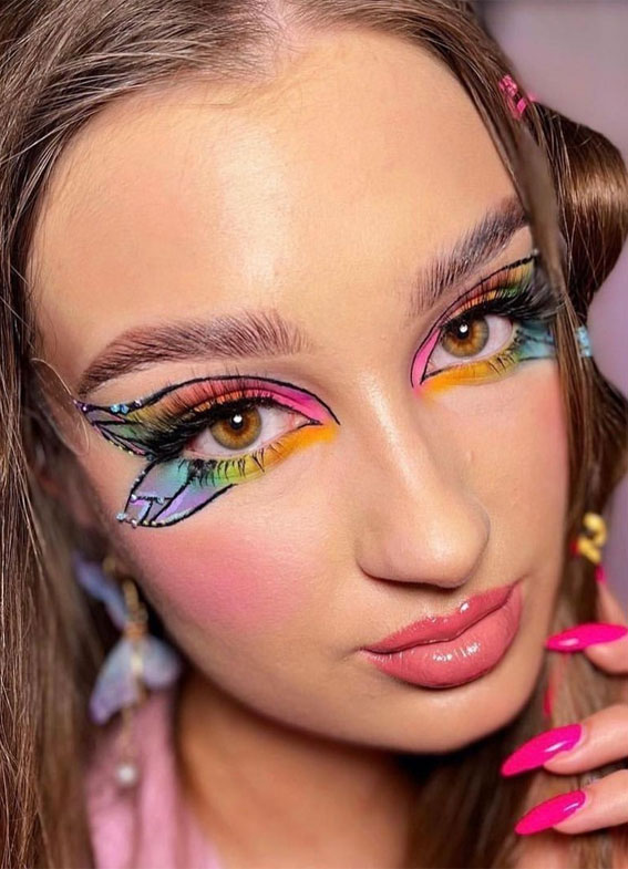 Butterfly Hot Makeup Trends for the Season : Pastel Butterfly Makeup