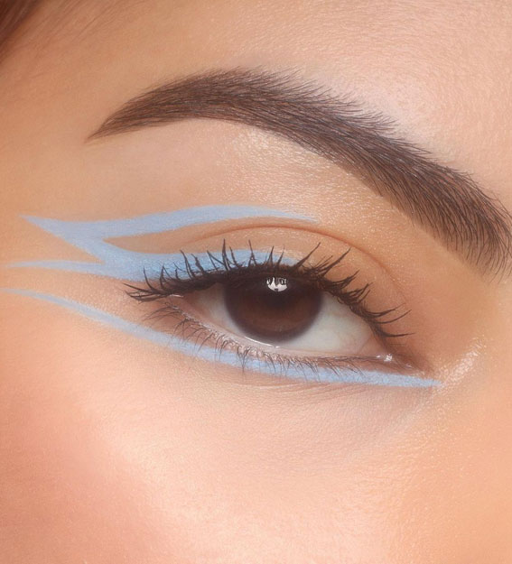 25 Soft and Ethereal Summer Makeup Delight : Light Blue Graphic Lines