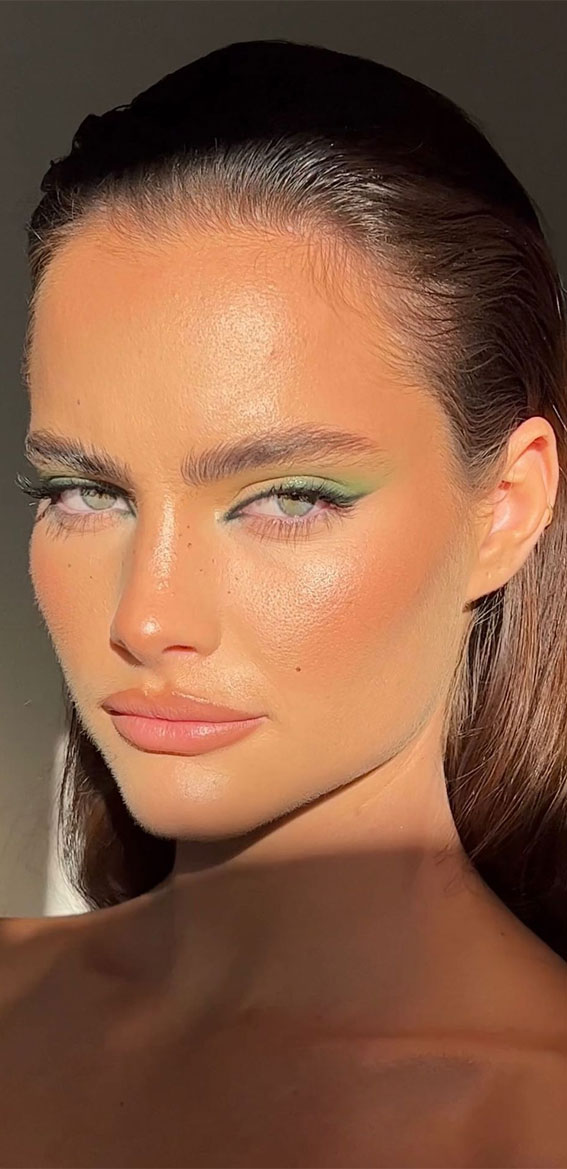 Summer Makeup Looks That Shine : Neon Green Eyeshadow