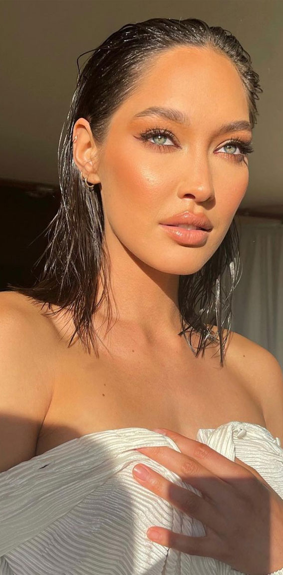 Summer Makeup Looks That Shine : Glam Wet Sun-Kissed Look