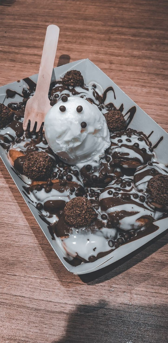 Feast for the Senses Captivating Food Aesthetics : Donuts Topped with Chocolate Sauce