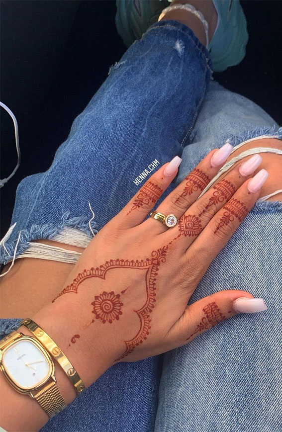 22 Floral Henna Patterns Inspired by Nature : Floral Lace Inspired Henna