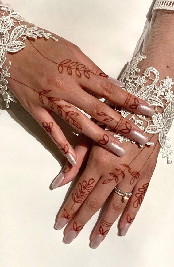 50 Timeless Allure of Henna Designs : Minimal Bridal Henna