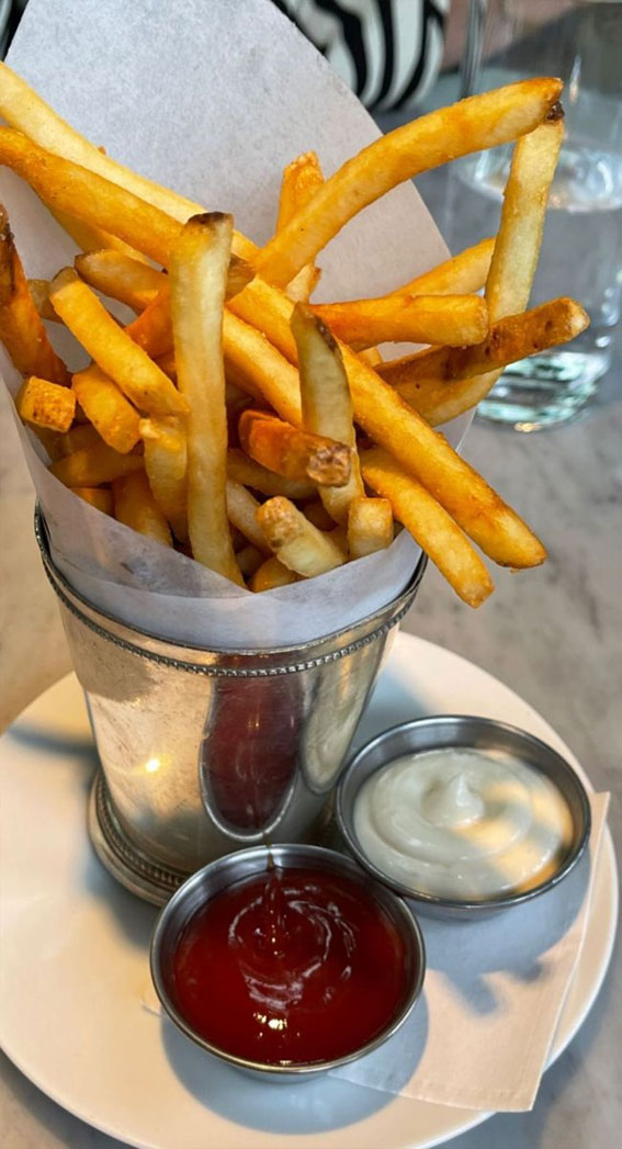Feast Mode 50 Foodie Adventures : French Fries & Dips