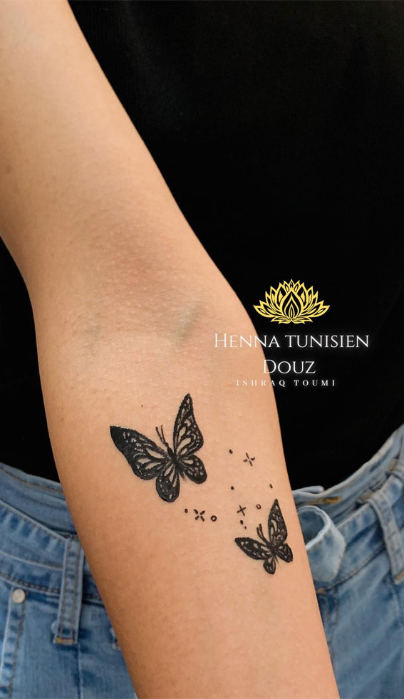 Fluttering Elegance 23 Enchanting Butterfly Henna Designs : Sparkling & Butterflies on Arm