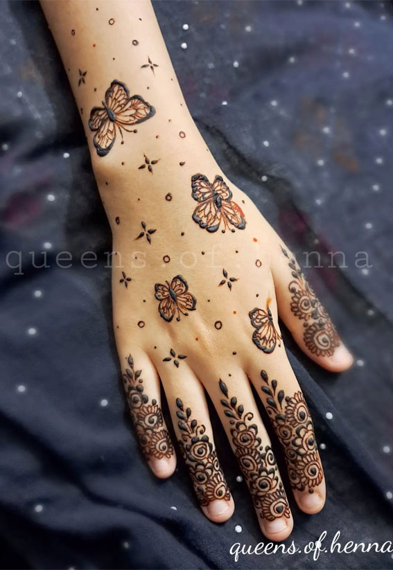 Fluttering Elegance 23 Enchanting Butterfly Henna Designs : Sparkling & Whimsical Trails