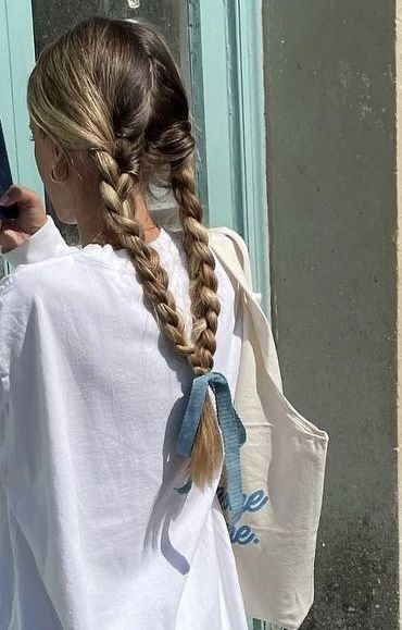 Easy and Cute Hairstyles with Allure : Double Braid + Blue Bow