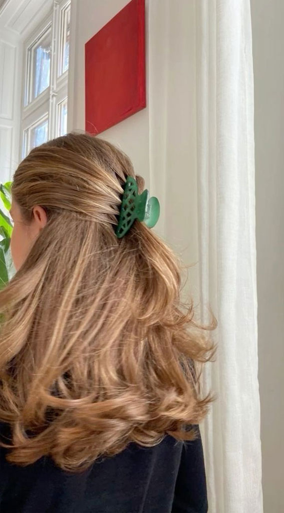 Easy and Cute Hairstyles with Allure : Green Hair Clip