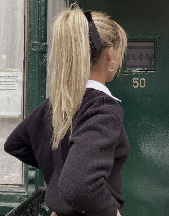 Easy and Cute Hairstyles with Allure : Blonde Ponytail with Black Bow