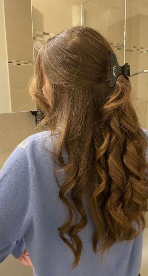 Easy and Cute Hairstyles with Allure : Finger Curl Half Up