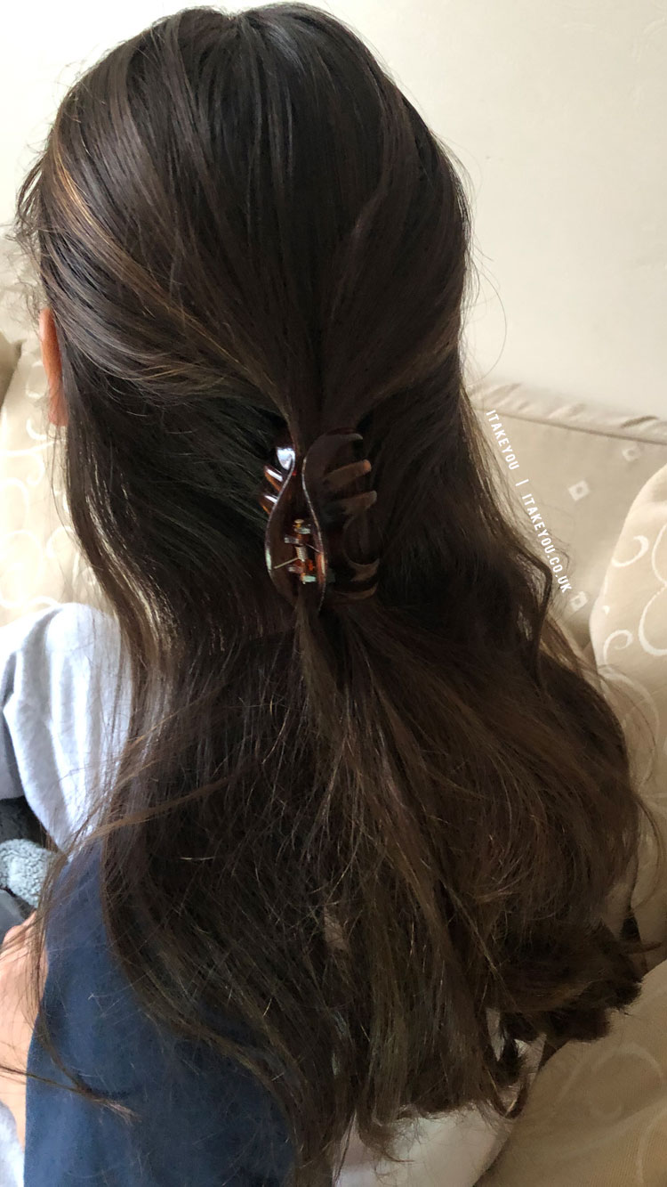 easy half up, cute hairstyle, everyday hairstyle, easy half up, claw clip hairstyle