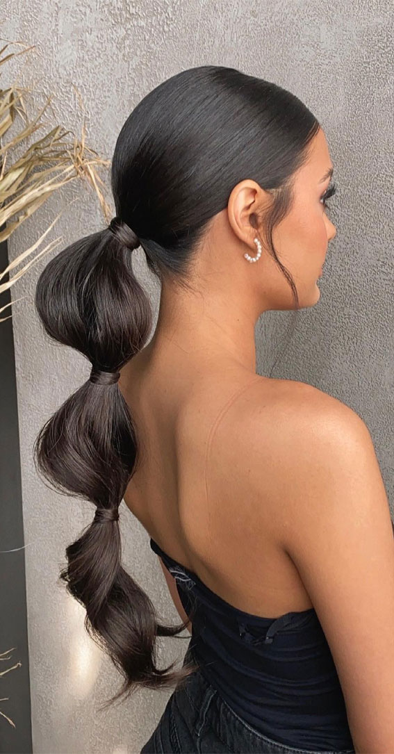 half up half down, easy half up, easy bun hairstyle, Half-Up with Claw Clips, cute hairstyle, claw clip hairstyle, bubble ponytail, everyday hairstyle, easy bun hair do, ponytail
