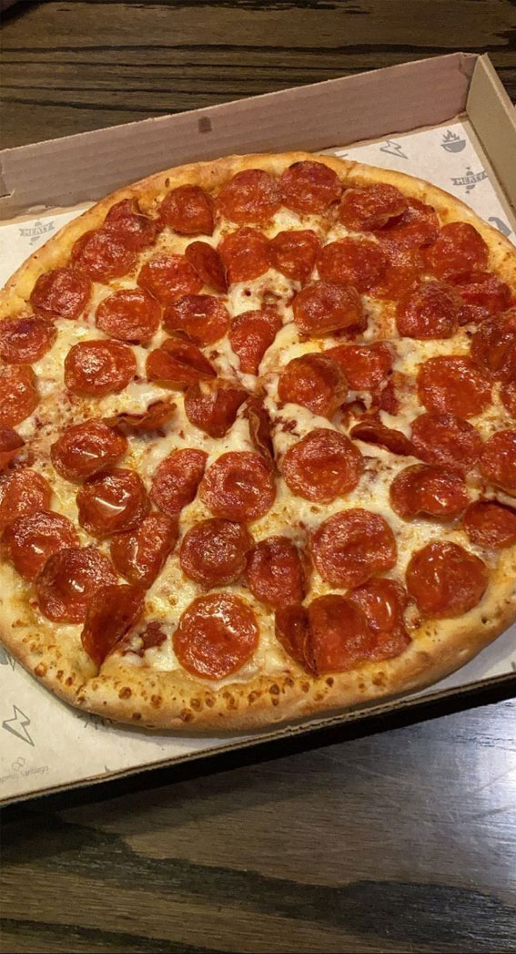 These Snapshots Make Your Mouth-Watering : Pepperoni Pizza