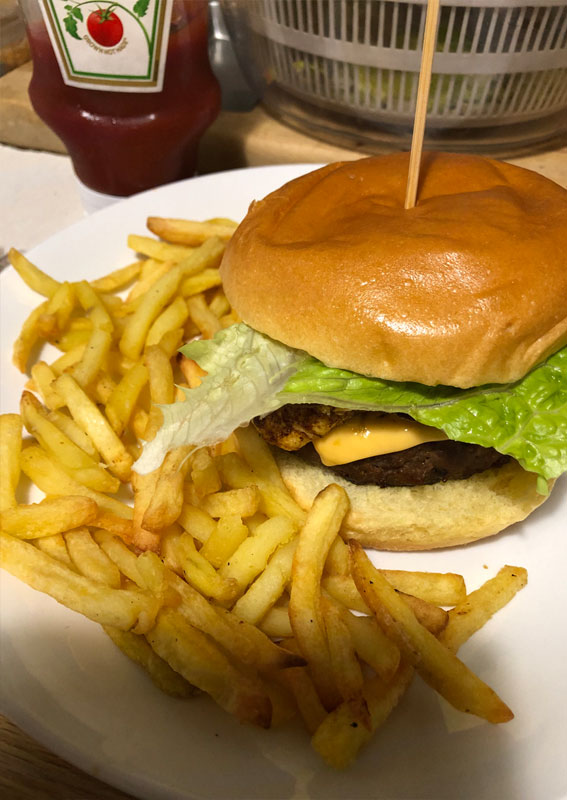 These Snapshots Make Your Mouth-Watering : Cheese Burger + French Fries