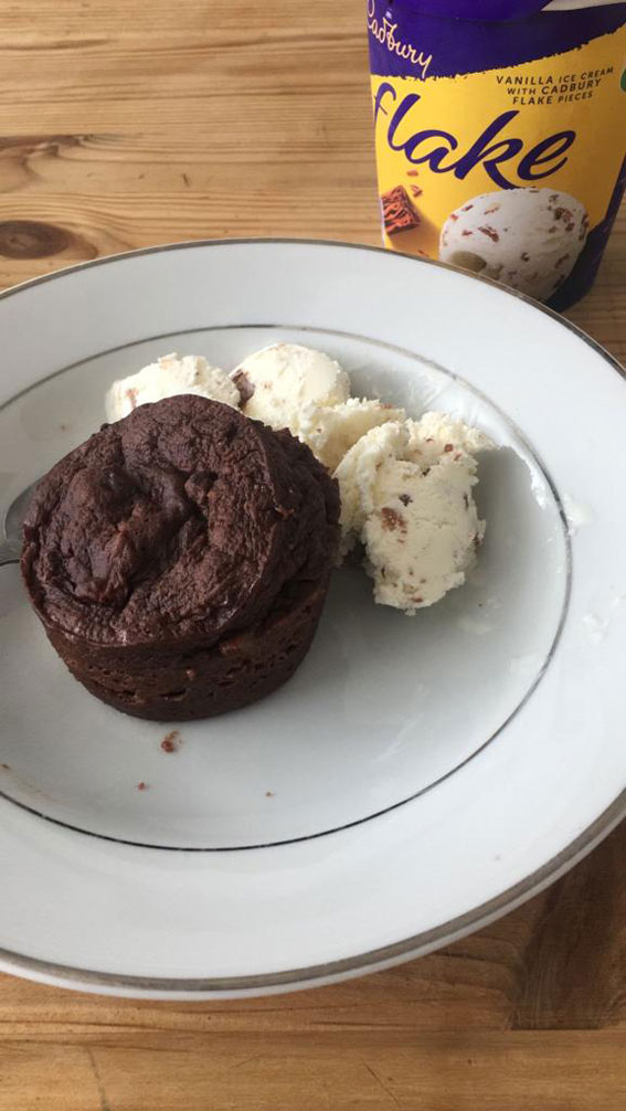 These Snapshots Make Your Mouth-Watering : Chocolate Pudding + Vanilla Ice-Cream