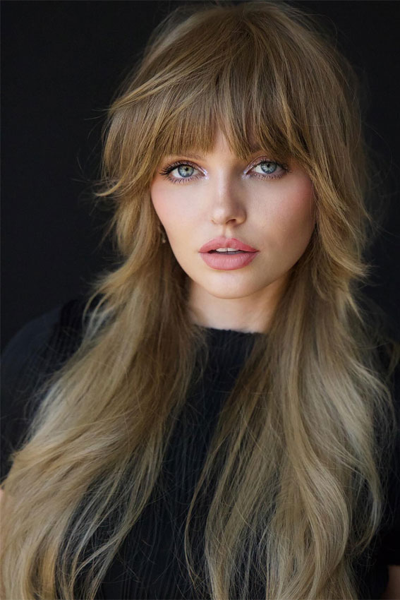 Chic & Versatile Layered Haircuts & Styles : Bronde Textured Soft Wolf Haircut