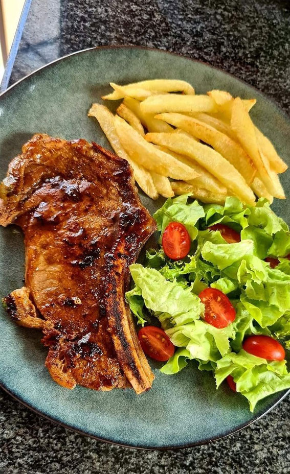 These Snapshots Make Your Mouth-Watering : Porkchop, Fries & Salad