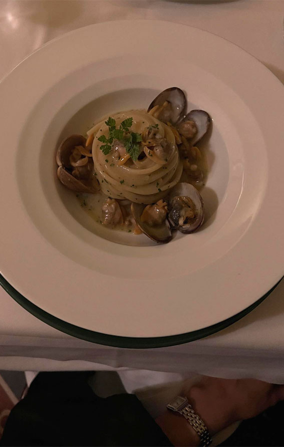 These Snapshots Make Your Mouth-Watering : Linguine with Clams in Creamy White Wine Sauce