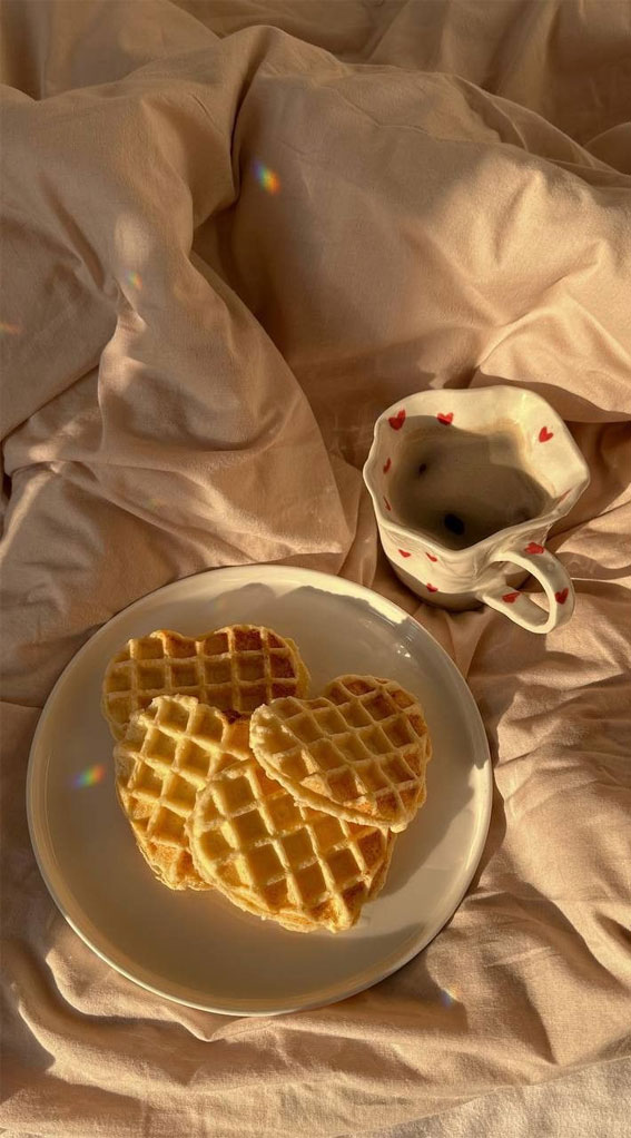 These Snapshots Make Your Mouth-Watering : Espresso & Heart Waffle