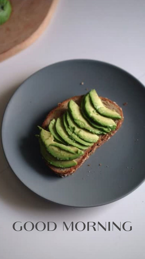 These Snapshots Make Your Mouth-Watering : Avocado Sliced on Toast