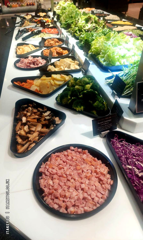 Culinary Captures Moments in Flavor : Ham & Veggie Salad Bar