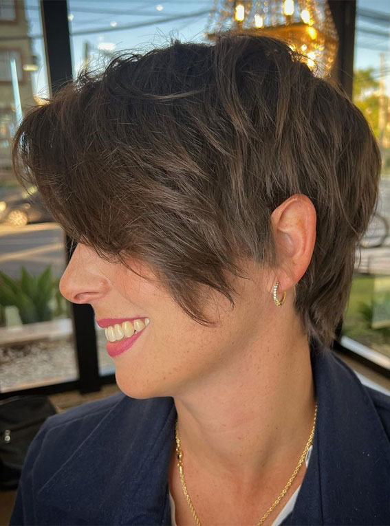 hairstyles for women over 40, hairstyles for 40 year-old woman to look younger, Medium length hairstyles for women over 40, Low maintenance hairstyles for women over 40, hairstyles for 40 year old woman with fat face, Short hairstyles for women over 40, Layered hairstyles for women over 40, hairstyles for women over 40 with long hair, hairstyles for women over 40 with glasses